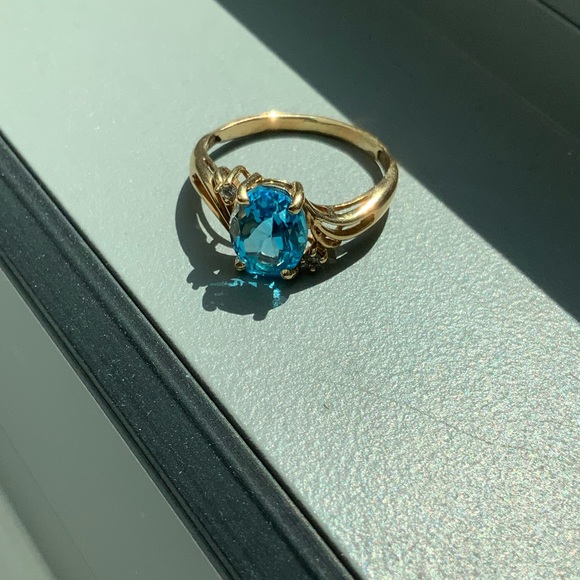 2.25 ct oval 💎 blue topaz w diamonds gold ring - Picture 9 of 15